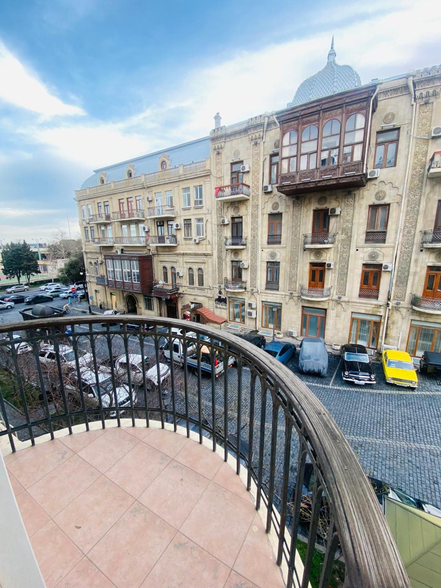 Four Seasons Apartment By Baku Housing Exterior photo